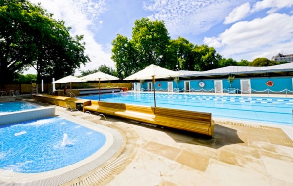 hurlingham club open air pool